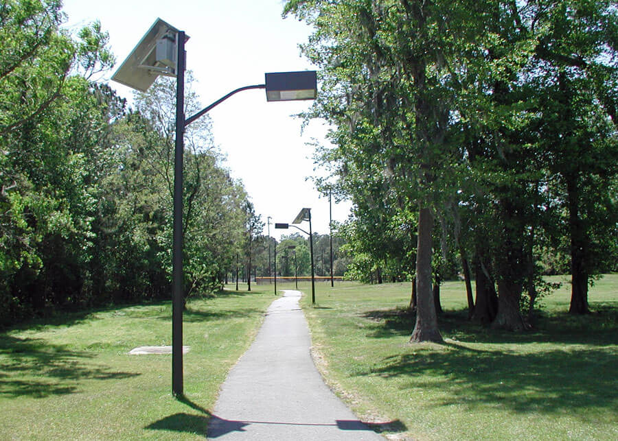 Outdoor walkway for light daytime movement